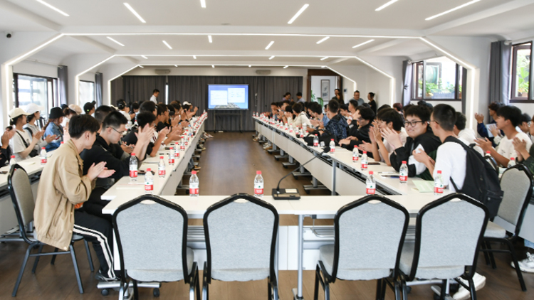 昆明理工大学机电工程学院师生至CA88科技集团参观互换